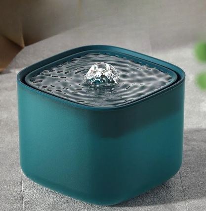Fresh Flowing Water Fountain for Cats